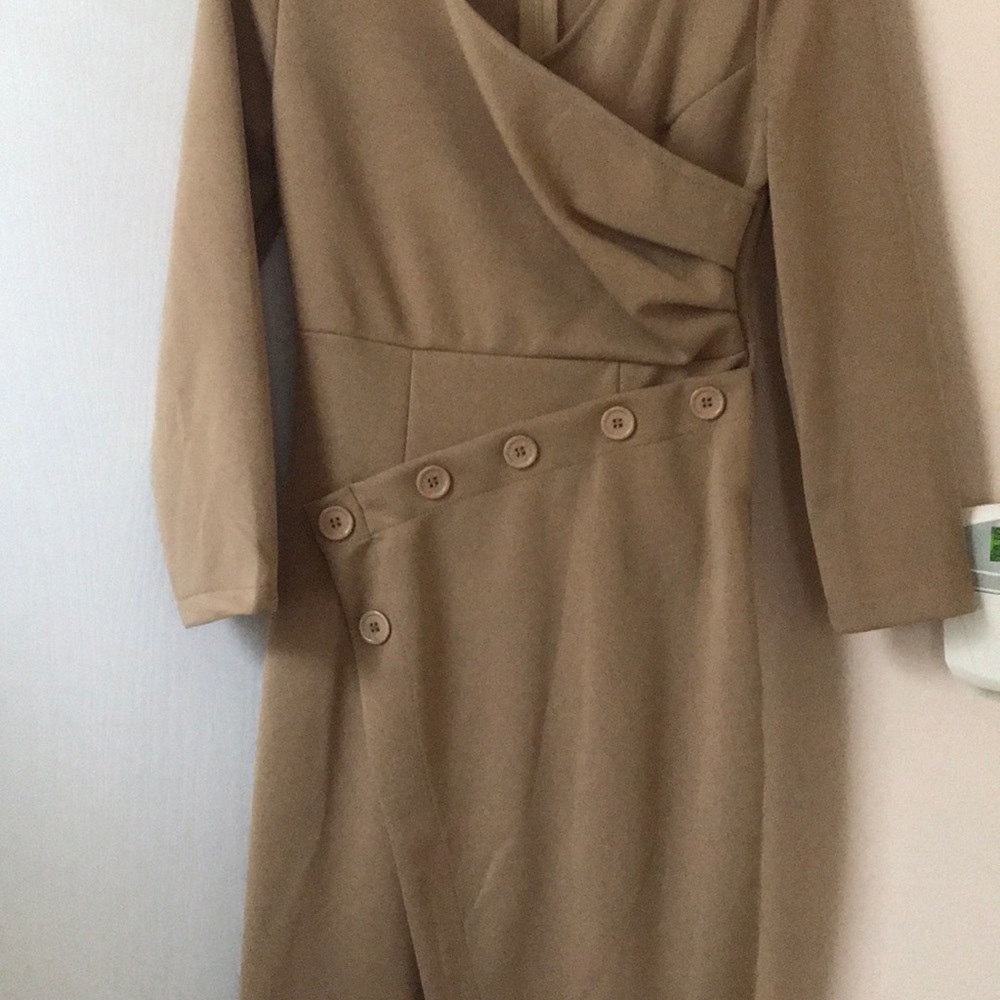 Tan dress - Picture 2 of 6